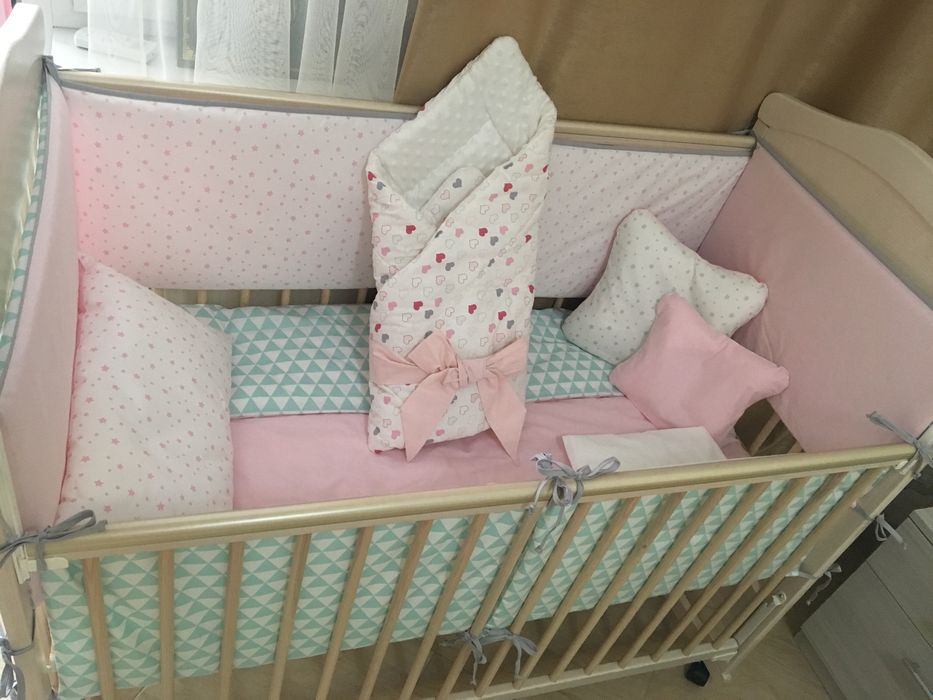 Patut gratis. Achiti doar salteaua si protectoarele