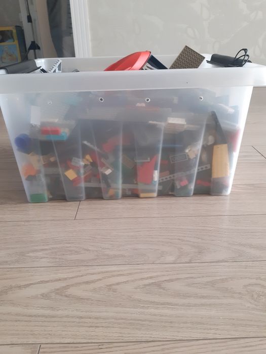 : Огромный набор LEGO (7.7 кг) .