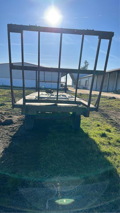 Cal de vanzare si grebla