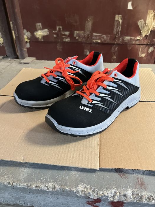 Va nd pantofi protectie Uvex marimea 45