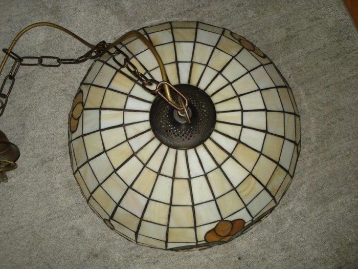 Elegant lampadar ,planoniera Tiffany,funcți