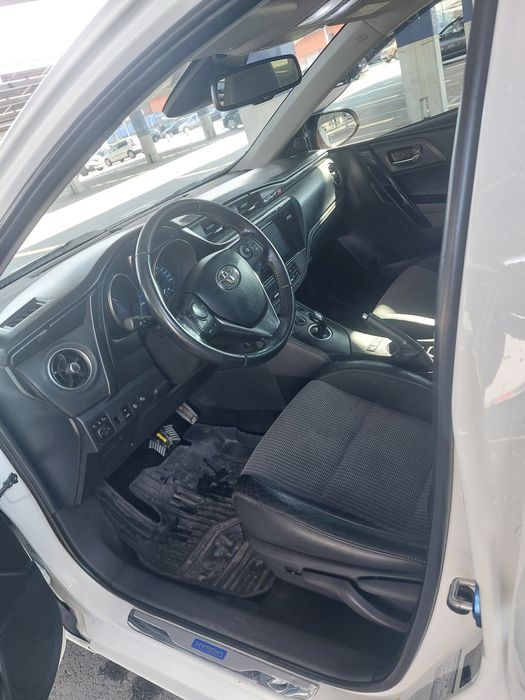Toyota auris hibrid fabricatie 2018