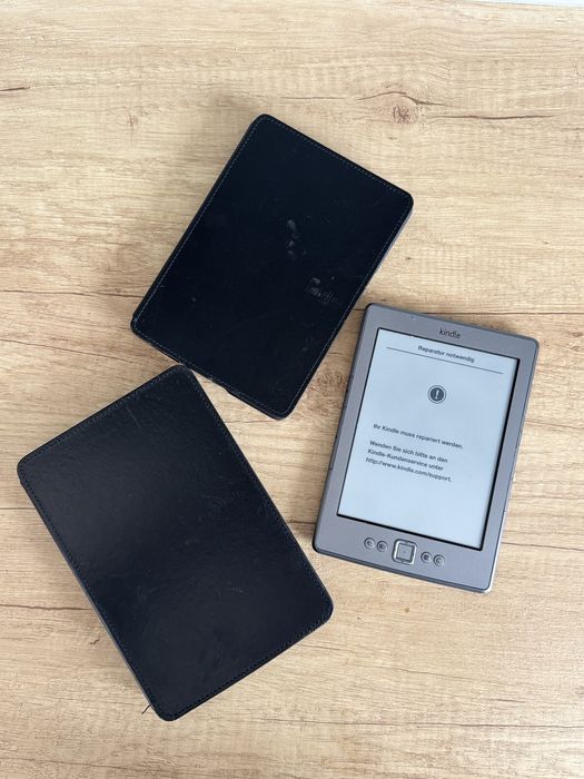 3 броя Kindle (D01200, D01100)