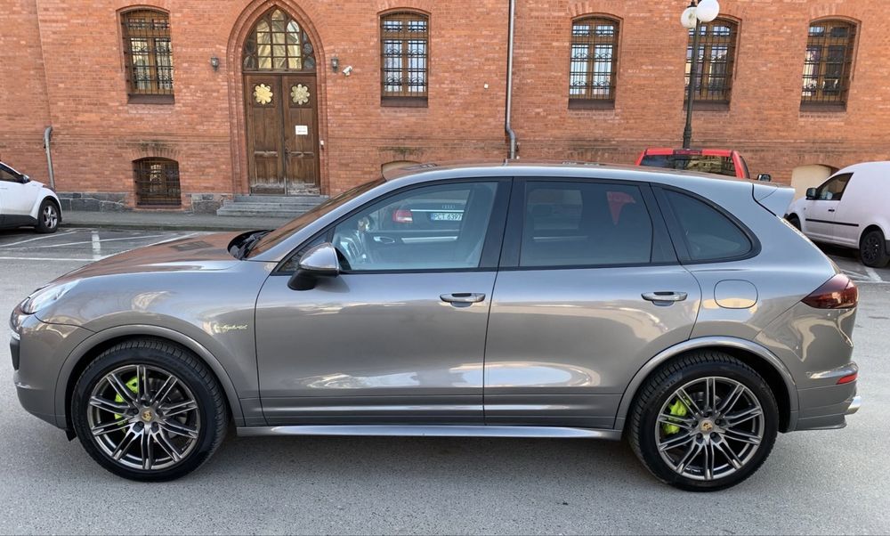 Porsche Cayenne3.0  E-hybrid supercharged на части