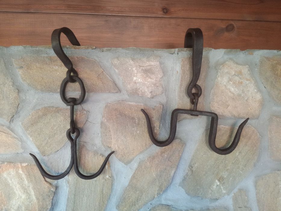 Ченгел,куки за месо.. Саджак.Аптечка-2 броя.