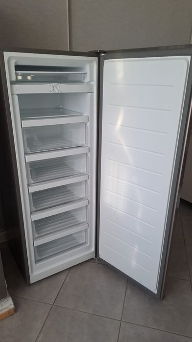 Продам морозильник