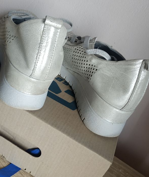 Adidasi vara - confort