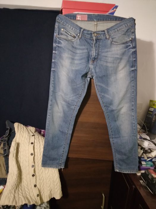 Blugi mărimea 31,ieftin 30 de lei