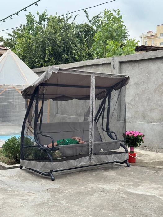 Садавой качела.