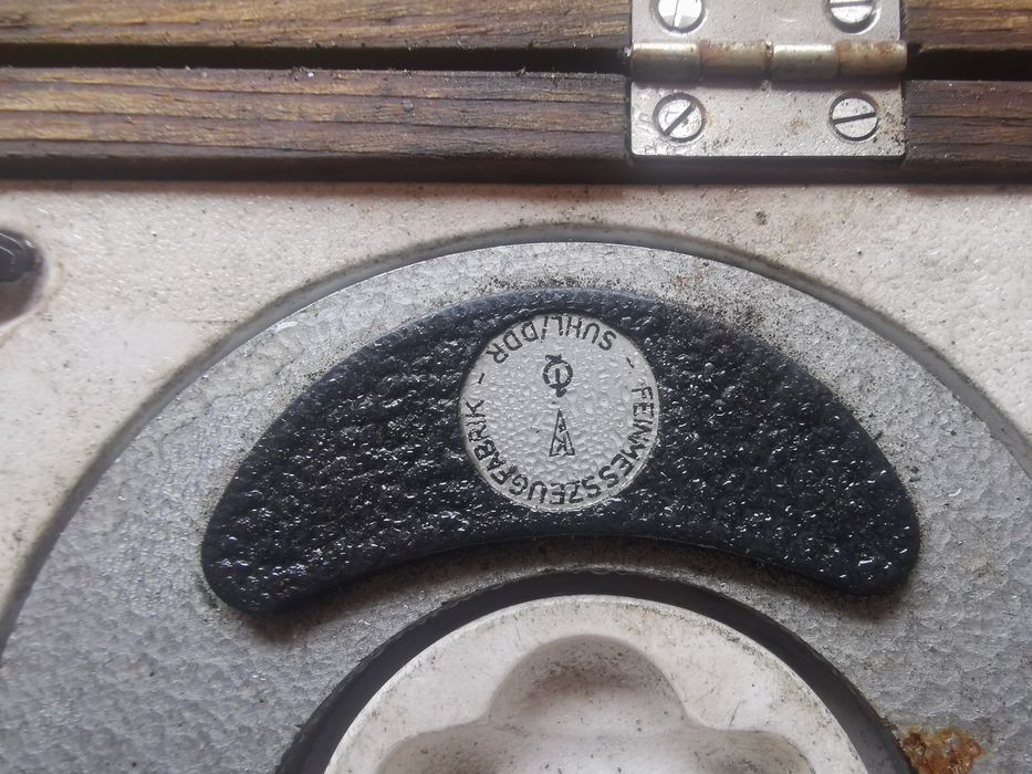 2 броя микрометри