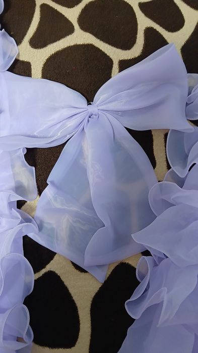 Vând o rochiță, mărimea 150 ,lui fata mea nu I vine și de-aia o vind