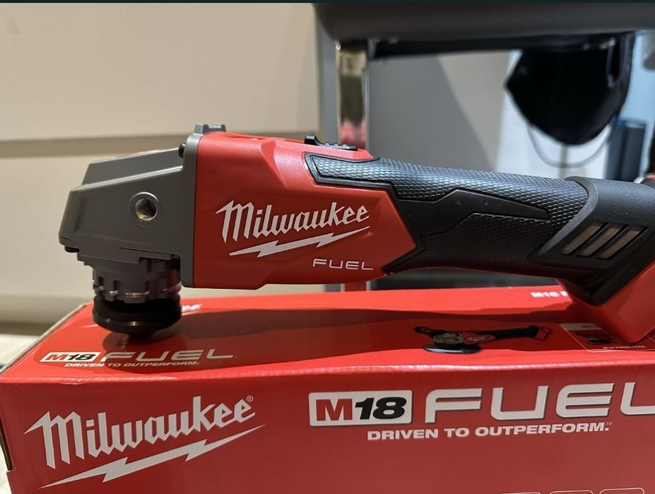 Polizor Milwaukee 125 cu variator