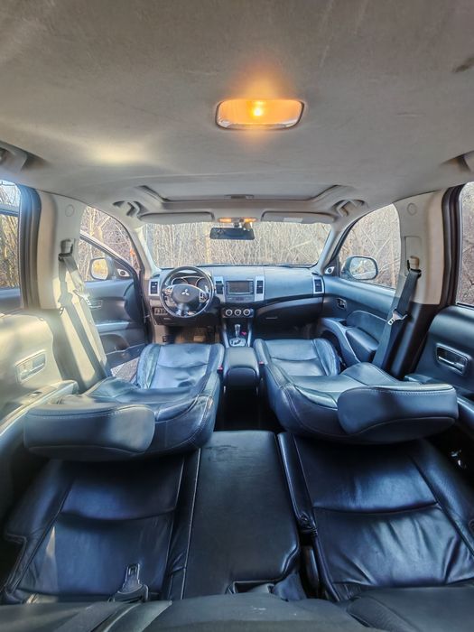 Mitsubishi Outlander 7 locuri 4x4 al-2lea proprietar