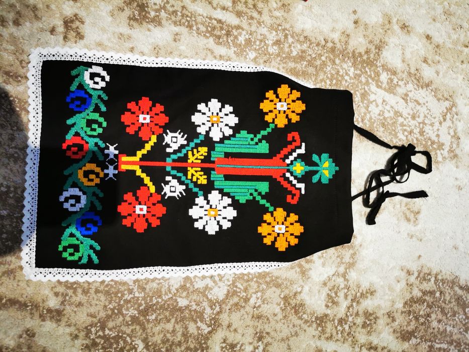 Народна носия за момиче