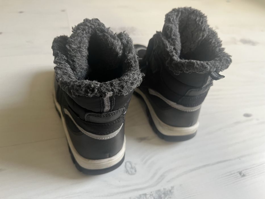 Детски ботуши 29-ти номер + подарък