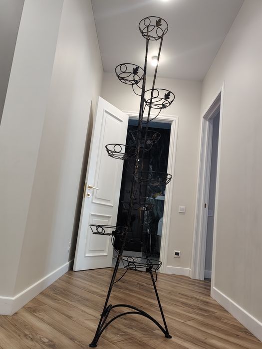 Подставка для домашних цветов