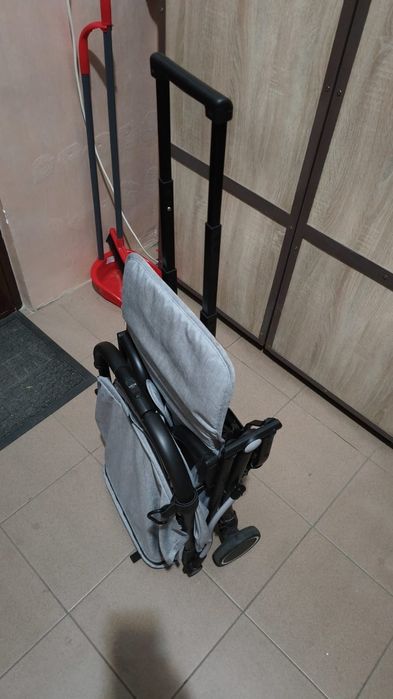 Carut pliabil tip troller