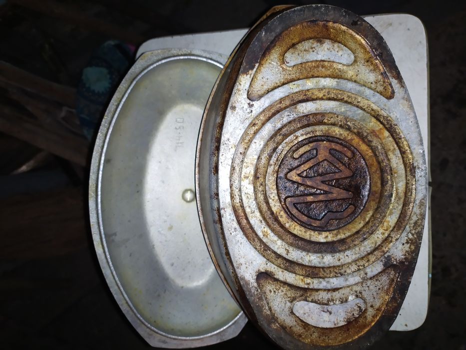 Продам советскую утятьницу.