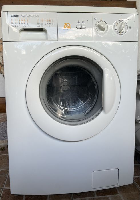 Vând masina de spalat Zanussi 5 kg