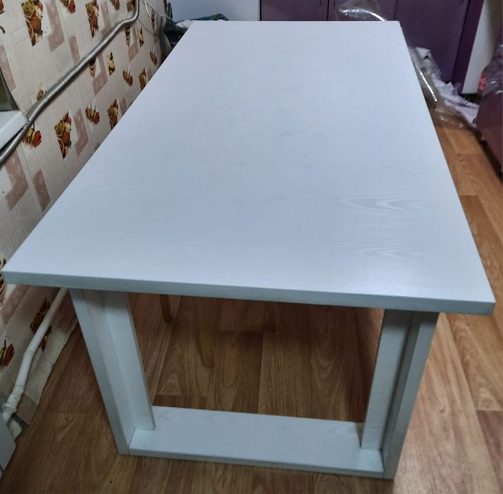 Продам большой стол