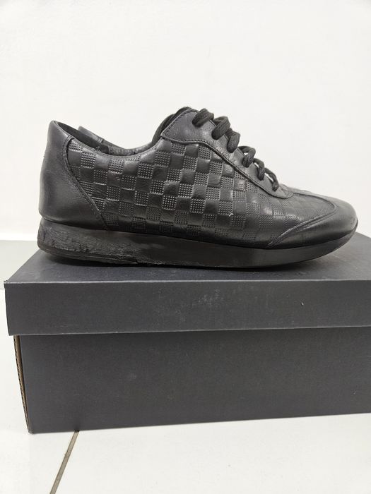 Adiasi Bigotti marimea 40 din pielea naturala

La spate au fost recon