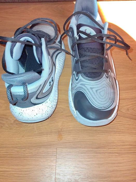 Adidasi Under Armour