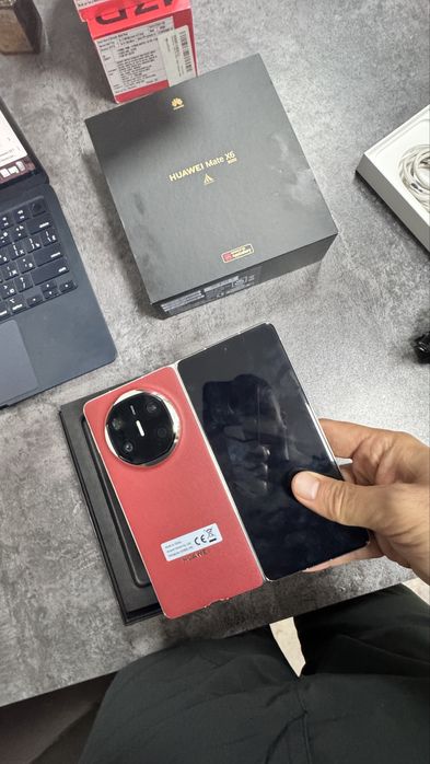 Huawei mate x6 red