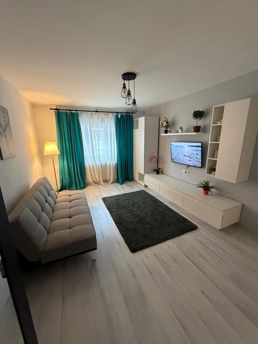 Apartament 3 camere, 2 bai, etaj 1, Maracineni blocuri, zona Zaris