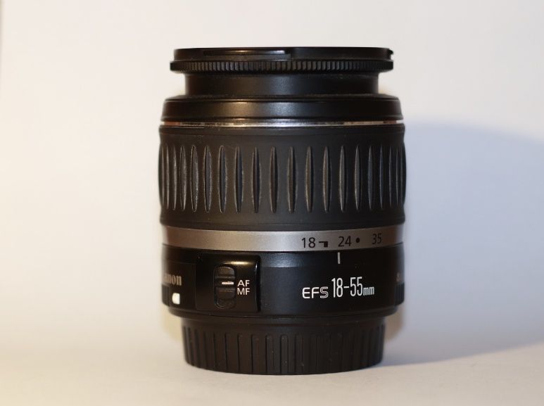 Canon EOS 200D + obiectiv kit 18-55mm