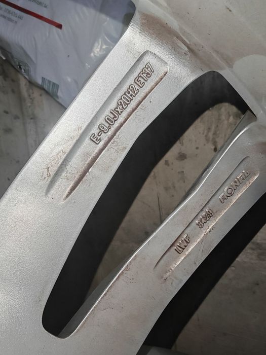 Jante  Audi R20 originale echipate cu anvelope Michelin /255 40 R20 /Anvelope de vară 6.5 mm