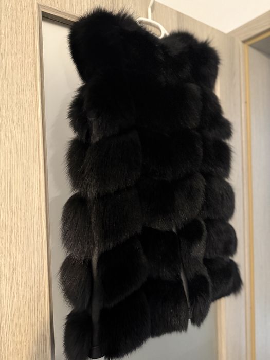 Vestă din blană naturală și piele – neagră