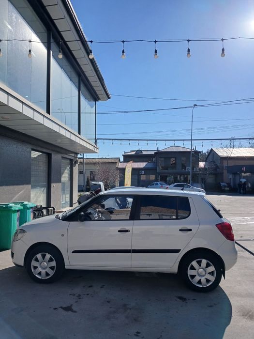 Шкода фабия 1.4 Сотилади