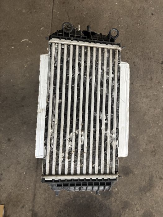 Интеркулер за Peugeot 2008 1.5 HDI 2023г