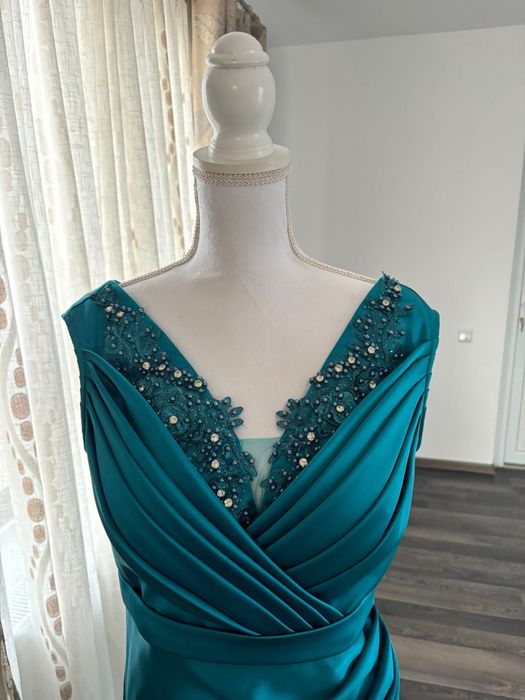 Vând rochie dama