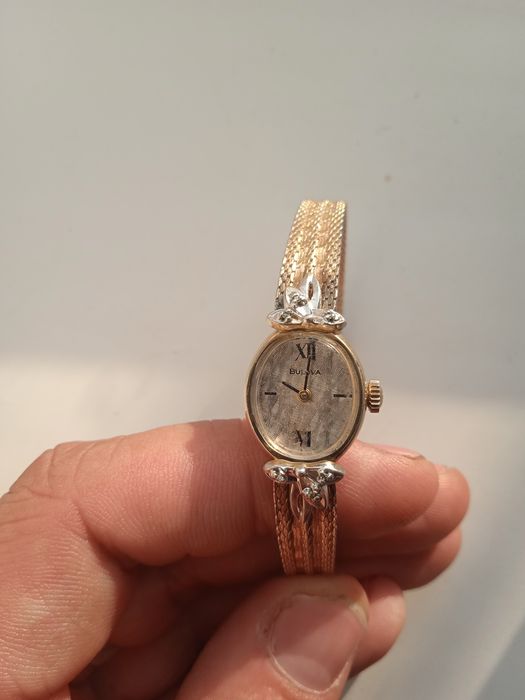 Часы женские Bulova