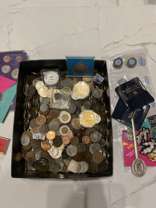 Vand monezi vechi romanesti si din toata lumea