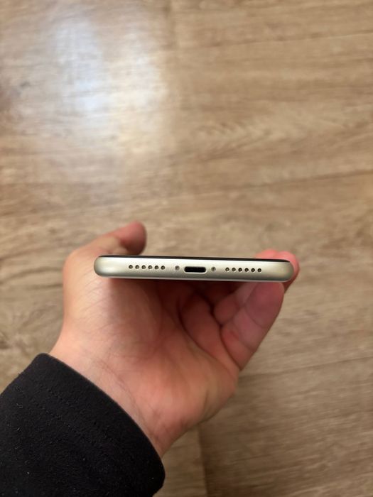 Продам айфон 11 82 акб