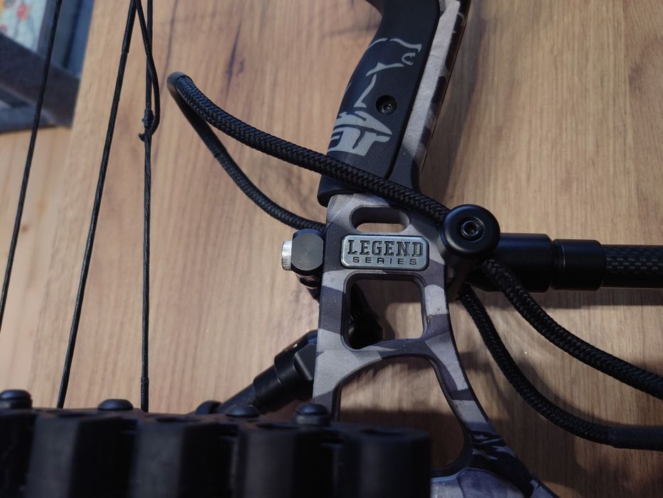 Bear Kuma 30  345fps лък