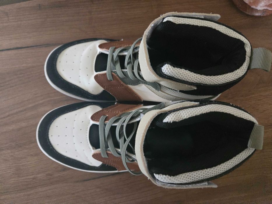 Маратонки високи LC WAIKIKI, 38 номер за 15лв.