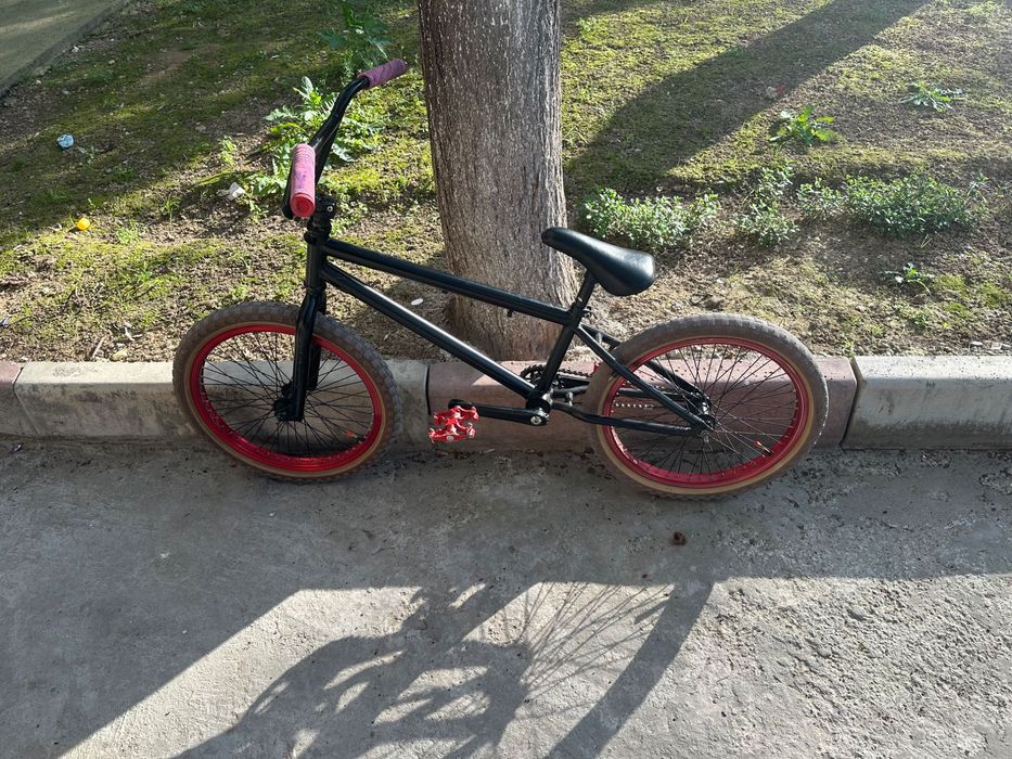 Трюковый велосипед BMX Бмх
