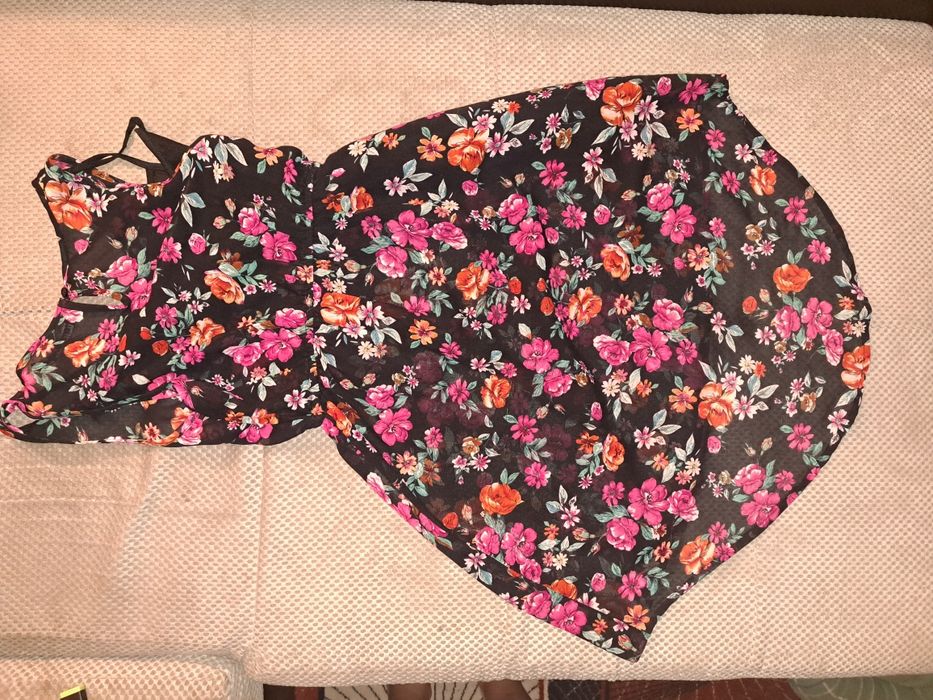 Красива рокля Terranova XS