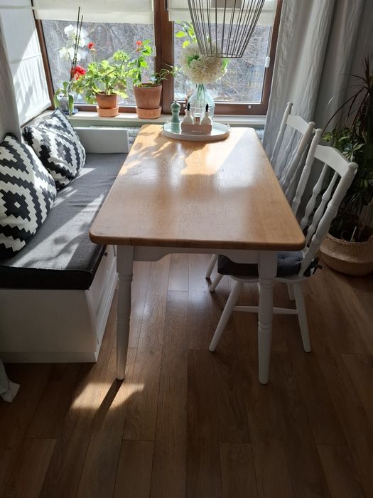 Трапезна маса от дъб, 2 стола от масив и пейка за сядане от масив