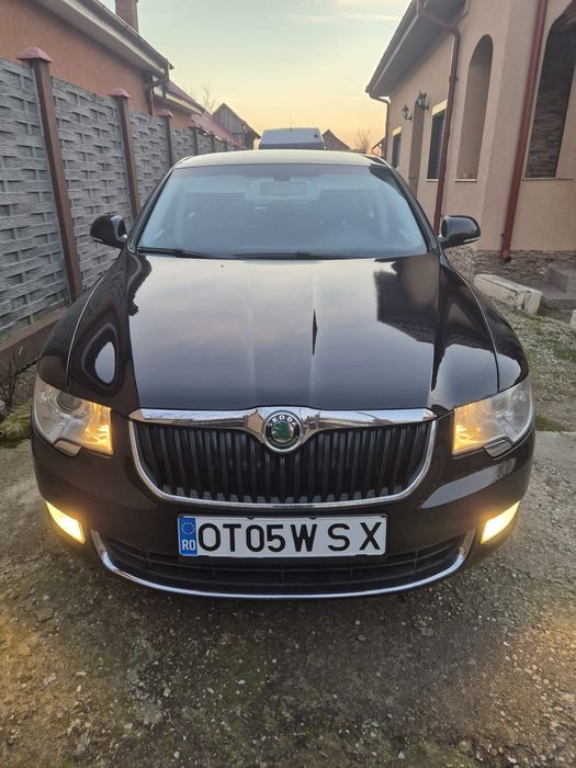 Skoda superb  2.0d 2011