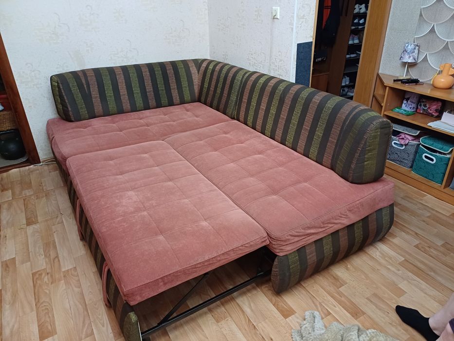 В продаже угловой диван