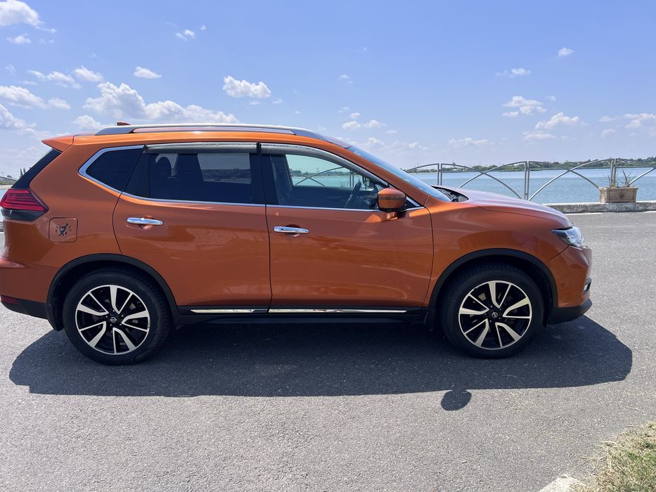 Vand Nissan X-TRAIL  ca nou