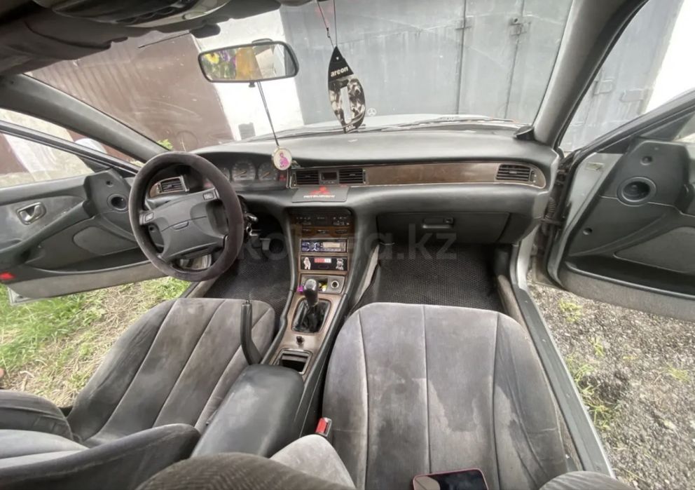 Mitsubishi SIGMA 1994 года