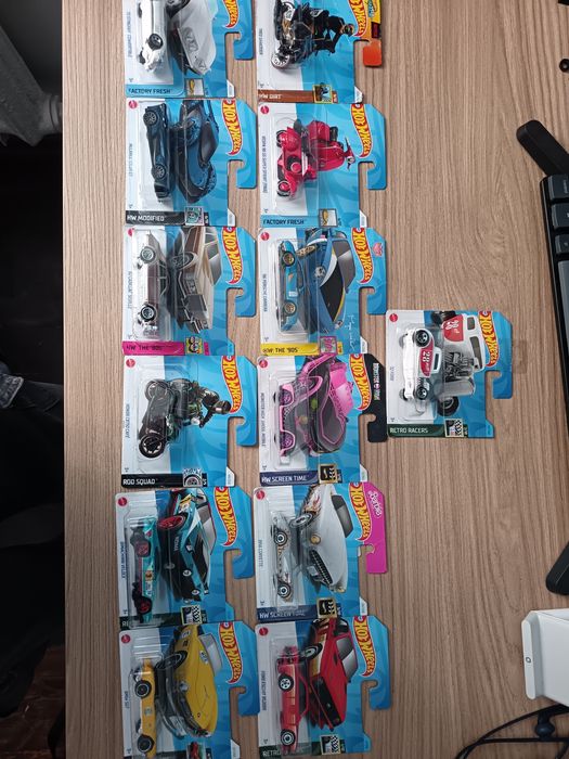 Машинки hot wheels