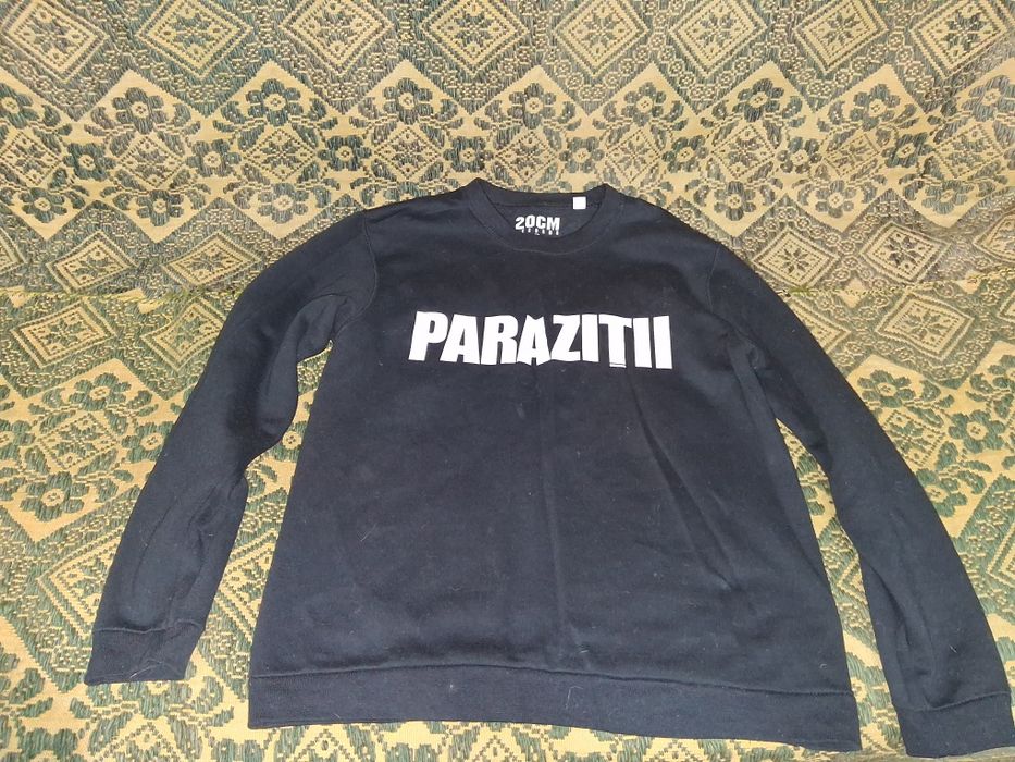 Bluza  parazitii.