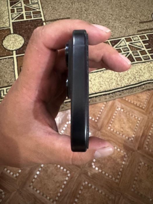 Продам iPhone 16 pro