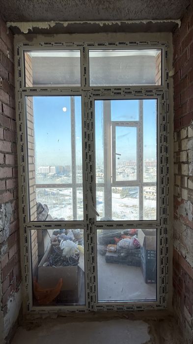 Окно в пол, с дверью бу.